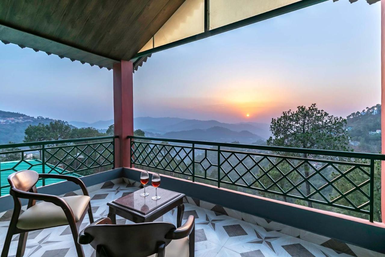 Stayvista At Cecil Cottages With Barbeque, Hill View Касаулі Екстер'єр фото