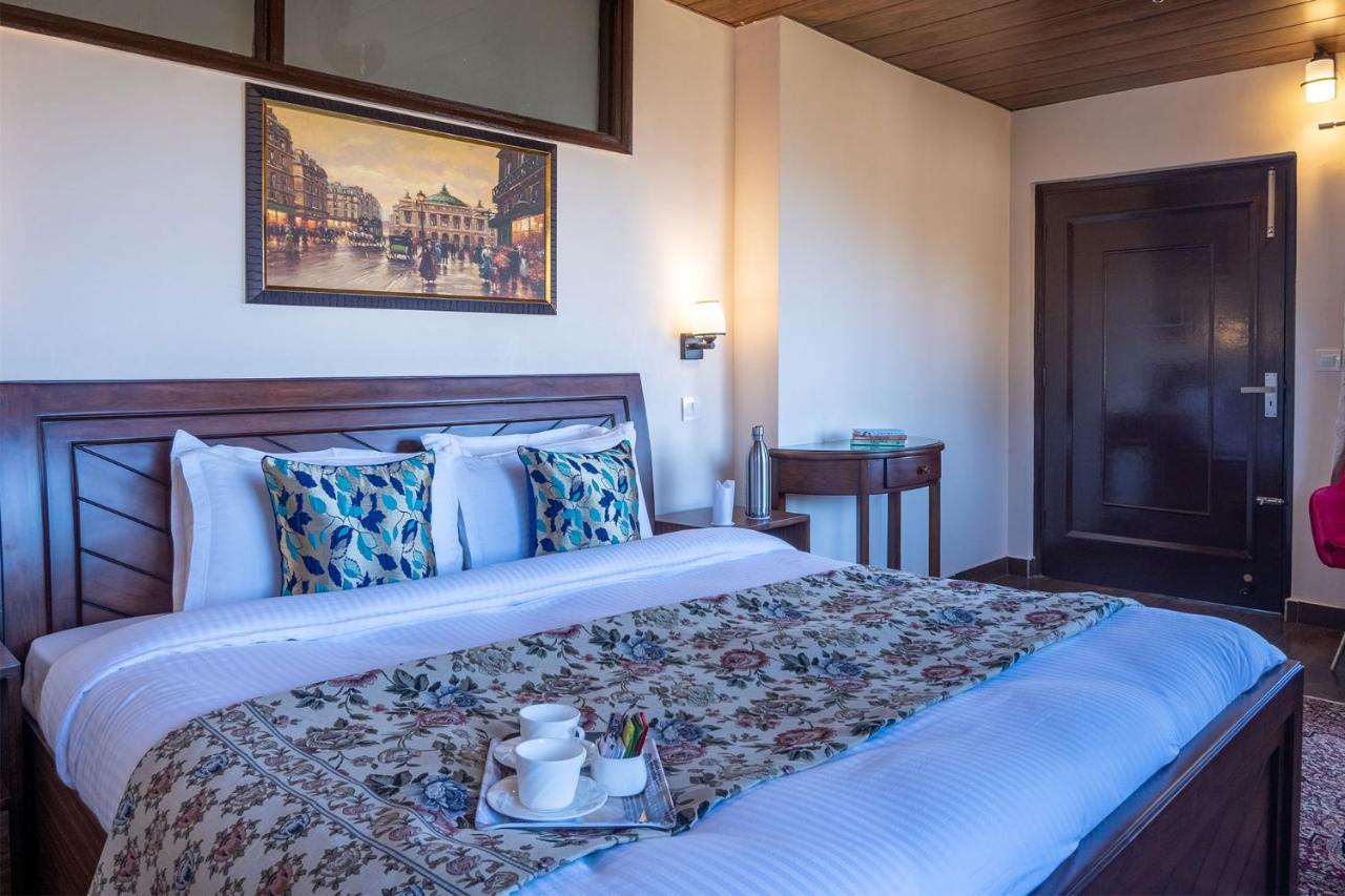Stayvista At Cecil Cottages With Barbeque, Hill View Касаулі Екстер'єр фото